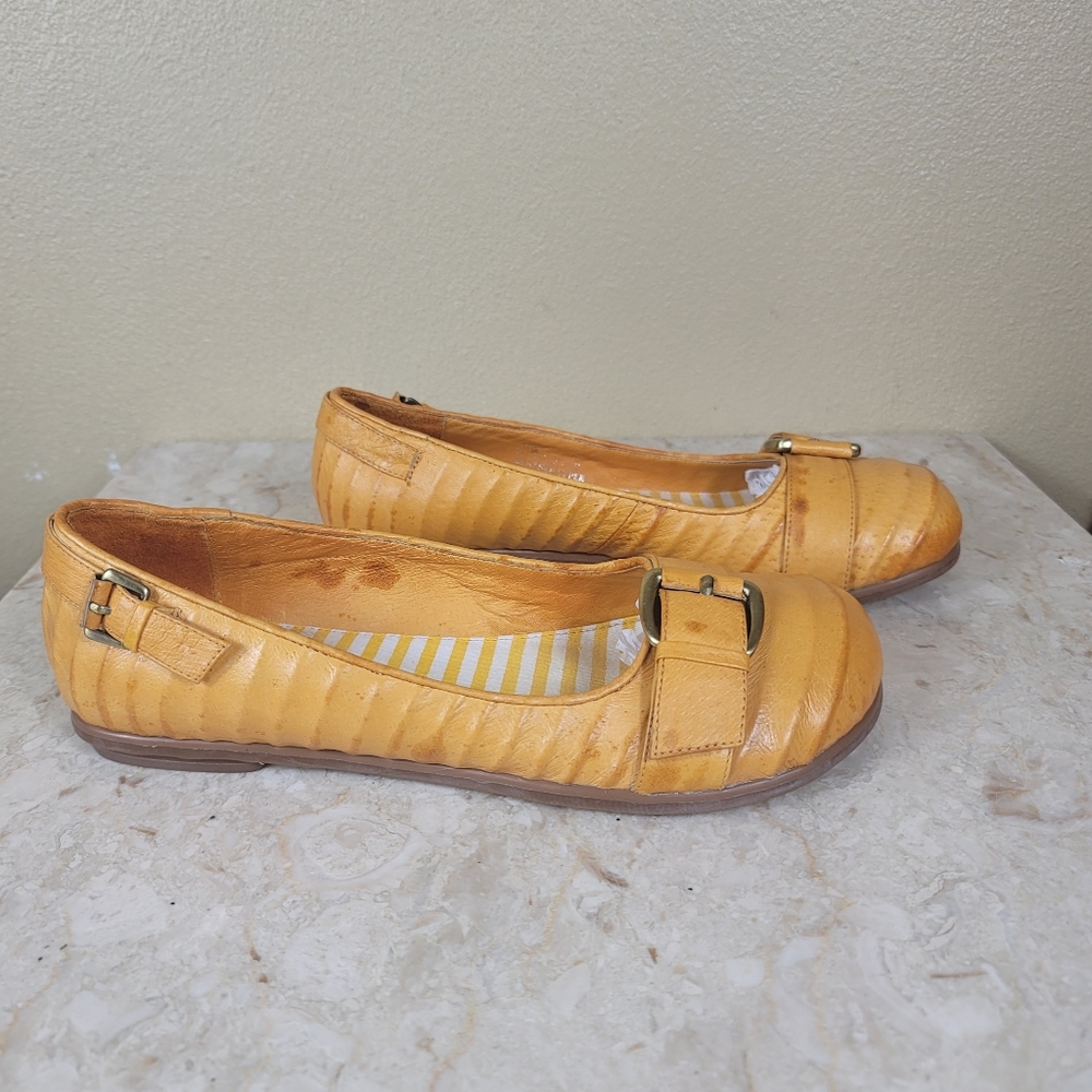 Miz Mooz by Gazith Womens Shoes Flats Loafers Clogs Leather Sz 8 Mustard Yellow